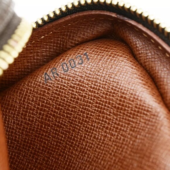 AUTHENTICITY GUARANTEED LOUIS VUITTON Amazon Crossbody Shoulder Bag Monogram - Picture 15 of 16